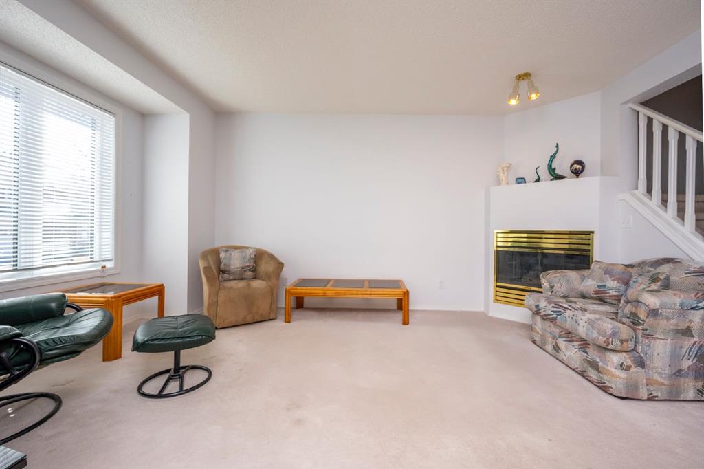 #107, 388 Sandarac Drive NW, Calgary, 4 Bedrooms Bedrooms, ,3 BathroomsBathrooms,Condos/Townhouses,Sold,3175