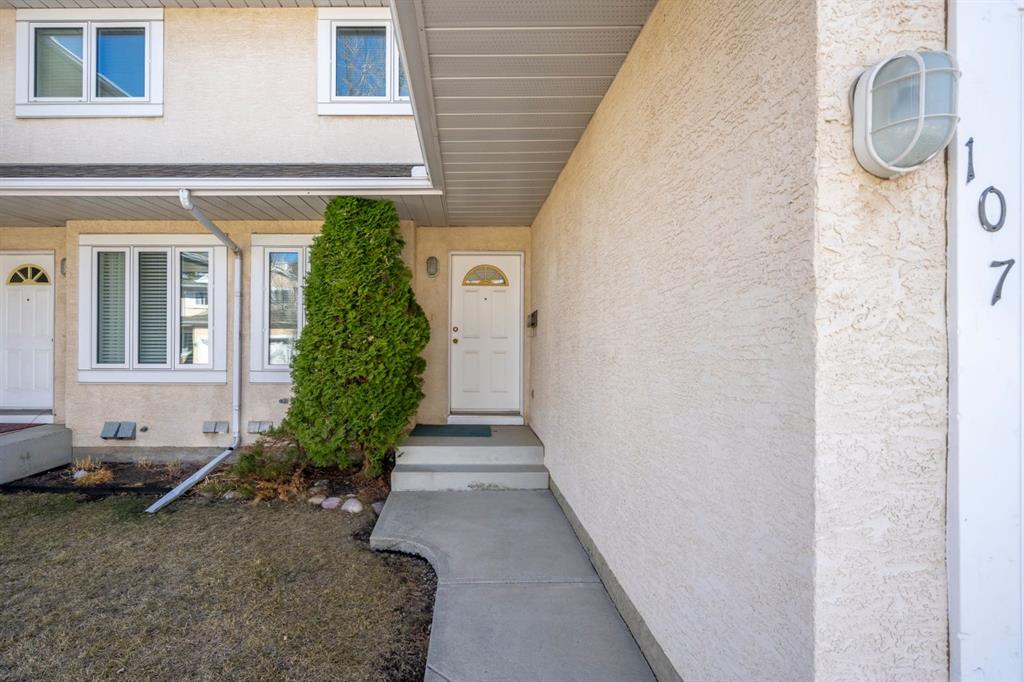 #107, 388 Sandarac Drive NW, Calgary, 4 Bedrooms Bedrooms, ,3 BathroomsBathrooms,Condos/Townhouses,Sold,3175