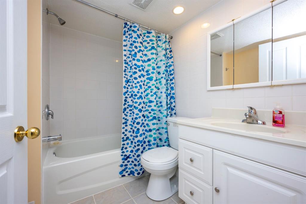 #107, 388 Sandarac Drive NW, Calgary, 4 Bedrooms Bedrooms, ,3 BathroomsBathrooms,Condos/Townhouses,Sold,3175