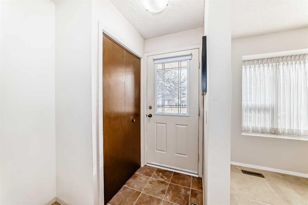 267 Falton Drive NE, Calgary, 3 Bedrooms Bedrooms, ,1 BathroomBathrooms,Houses,Sold,3176