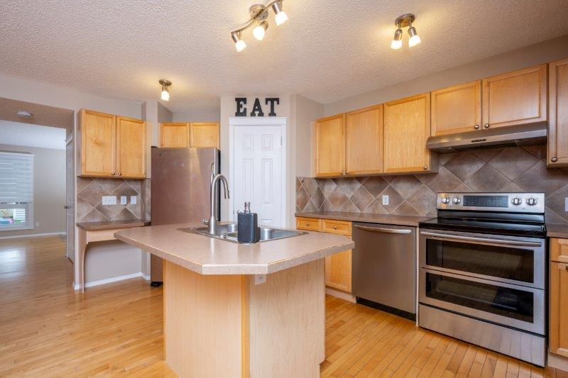 80 Tuscany Valley Rise NW, Calgary, 4 Bedrooms Bedrooms, ,2.5 BathroomsBathrooms,Houses,For Rent,80 Tuscany Valley Rise NW,3178