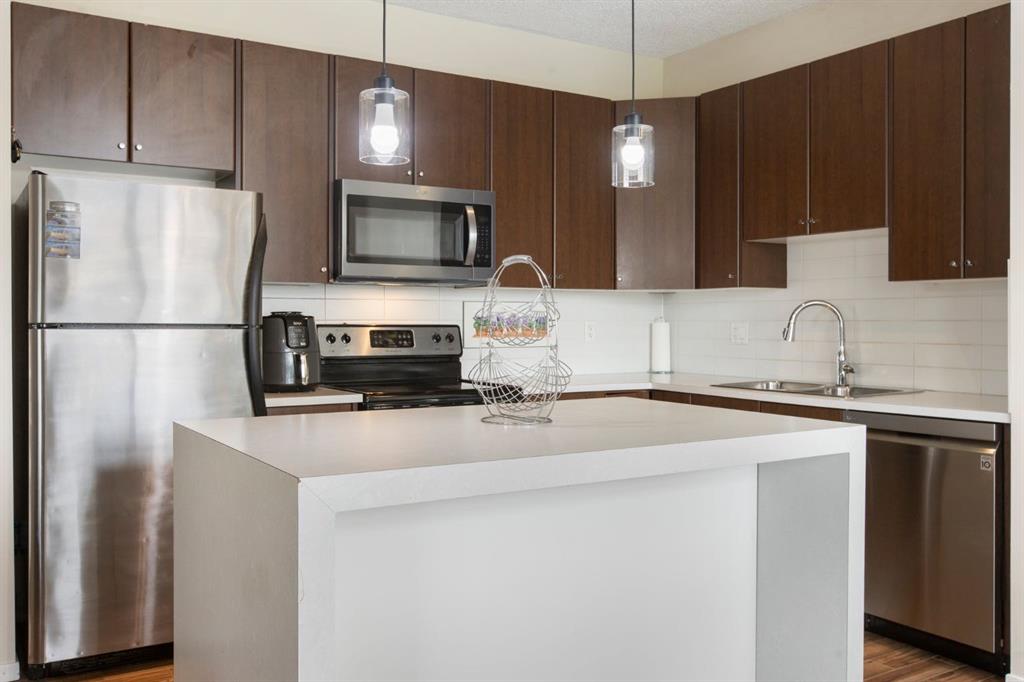 #83, 300 Evanscreek Court NW, Calgary, 2 Bedrooms Bedrooms, ,1 BathroomBathrooms,Condos/Townhouses,For Sale,3183