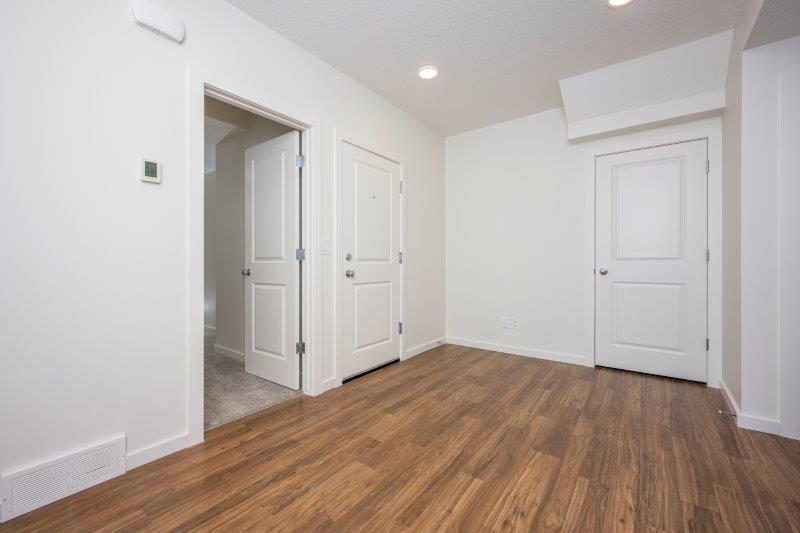 350 SORA Way Southeast, Calgary, 2 Bedrooms Bedrooms, ,1 BathroomBathrooms,Houses,For Rent,350 SORA Way Southeast,3184