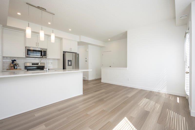 40, 2117 81 Street South West, Calgary, 2 Bedrooms Bedrooms, ,2 BathroomsBathrooms,Condos/Townhouses,For Rent,Elkwood,40, 2117 81 Street South West,3188