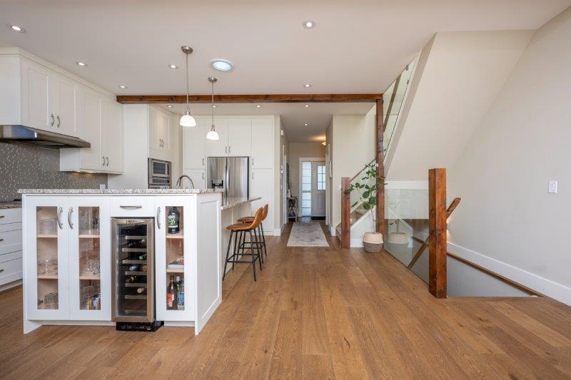 2815 25 Street Southwest, Calgary, 4 Bedrooms Bedrooms, ,3.5 BathroomsBathrooms,Houses,For Rent,2815 25 Street Southwest,3194