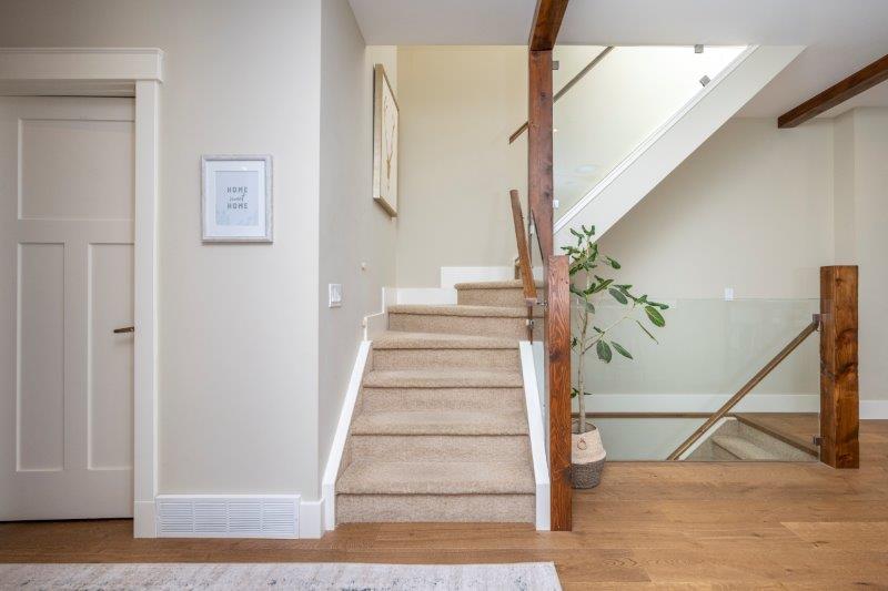 2815 25 Street Southwest, Calgary, 4 Bedrooms Bedrooms, ,3.5 BathroomsBathrooms,Houses,For Rent,2815 25 Street Southwest,3194