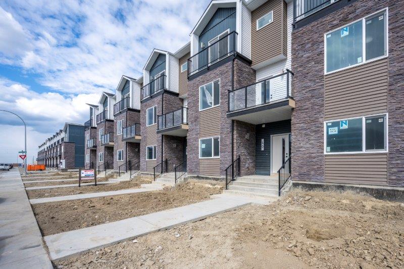 40 Red Sky Manor NE, Calgary, 4 Bedrooms Bedrooms, ,3.5 BathroomsBathrooms,Condos/Townhouses,For Rent,40 Red Sky Manor NE,3195