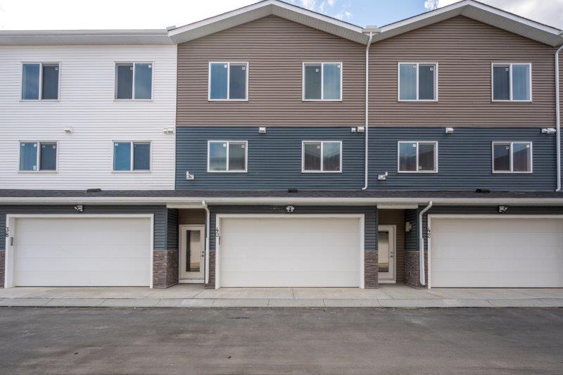 40 Red Sky Manor NE, Calgary, 4 Bedrooms Bedrooms, ,3.5 BathroomsBathrooms,Condos/Townhouses,For Rent,40 Red Sky Manor NE,3195
