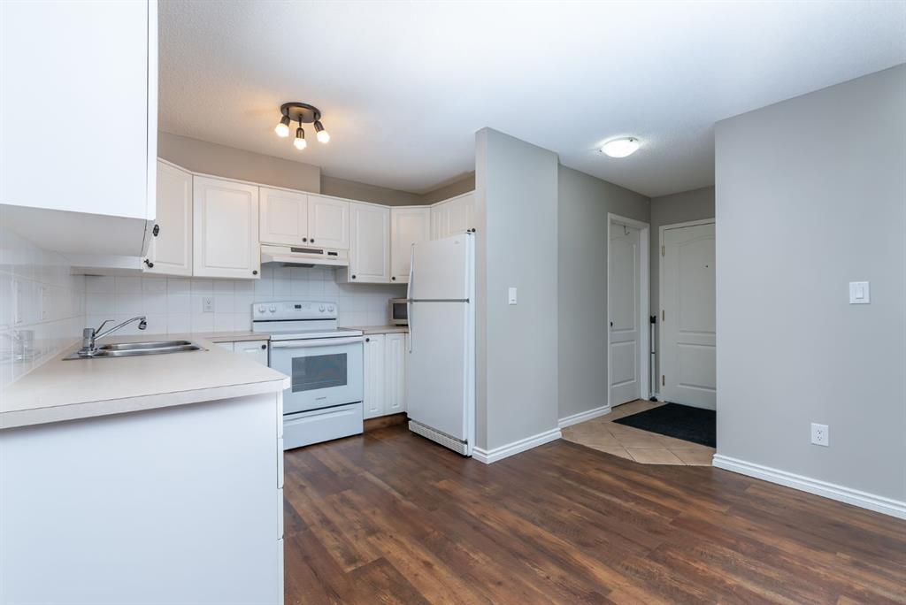 #117, 30 Sierra Morena Mews SW, Calgary, 2 Bedrooms Bedrooms, ,2 BathroomsBathrooms,Condos/Townhouses,For Sale,The Pavillion of Richmond Hill,1,3197