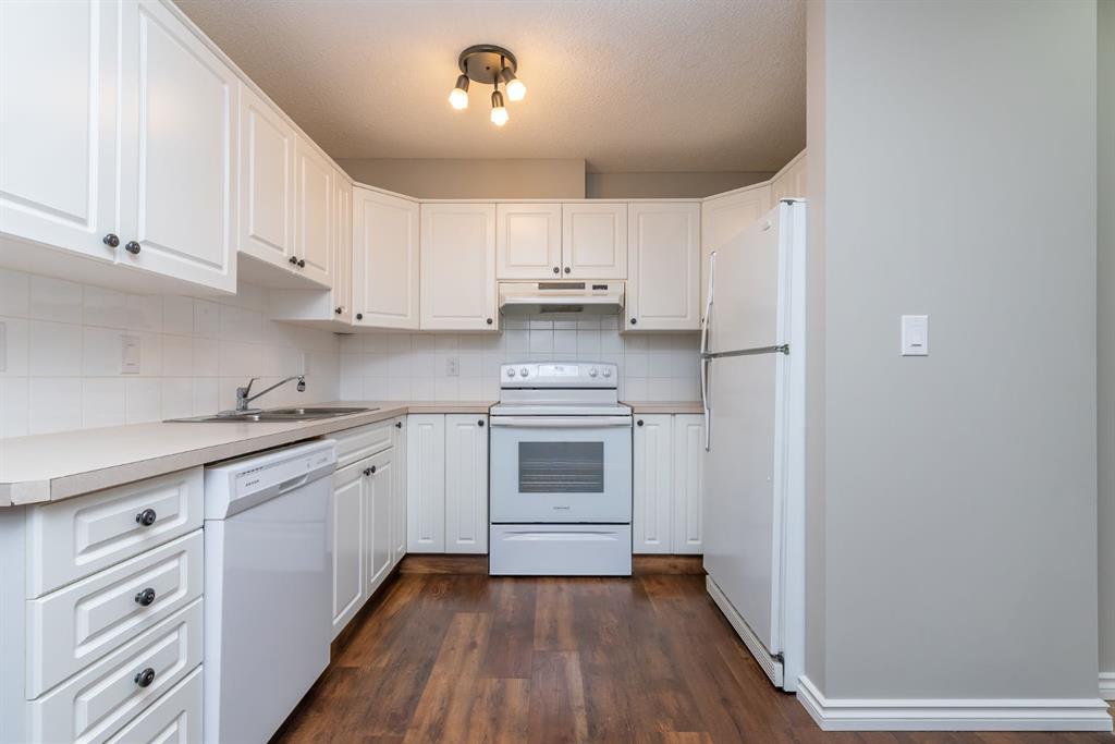 #117, 30 Sierra Morena Mews SW, Calgary, 2 Bedrooms Bedrooms, ,2 BathroomsBathrooms,Condos/Townhouses,For Sale,The Pavillion of Richmond Hill,1,3197
