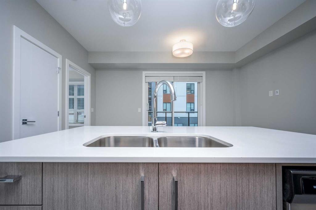 #217, 383 Smith Street NW, Calgary, 1 Bedroom Bedrooms, ,1 BathroomBathrooms,Condos/Townhouses,For Sale,2,3199