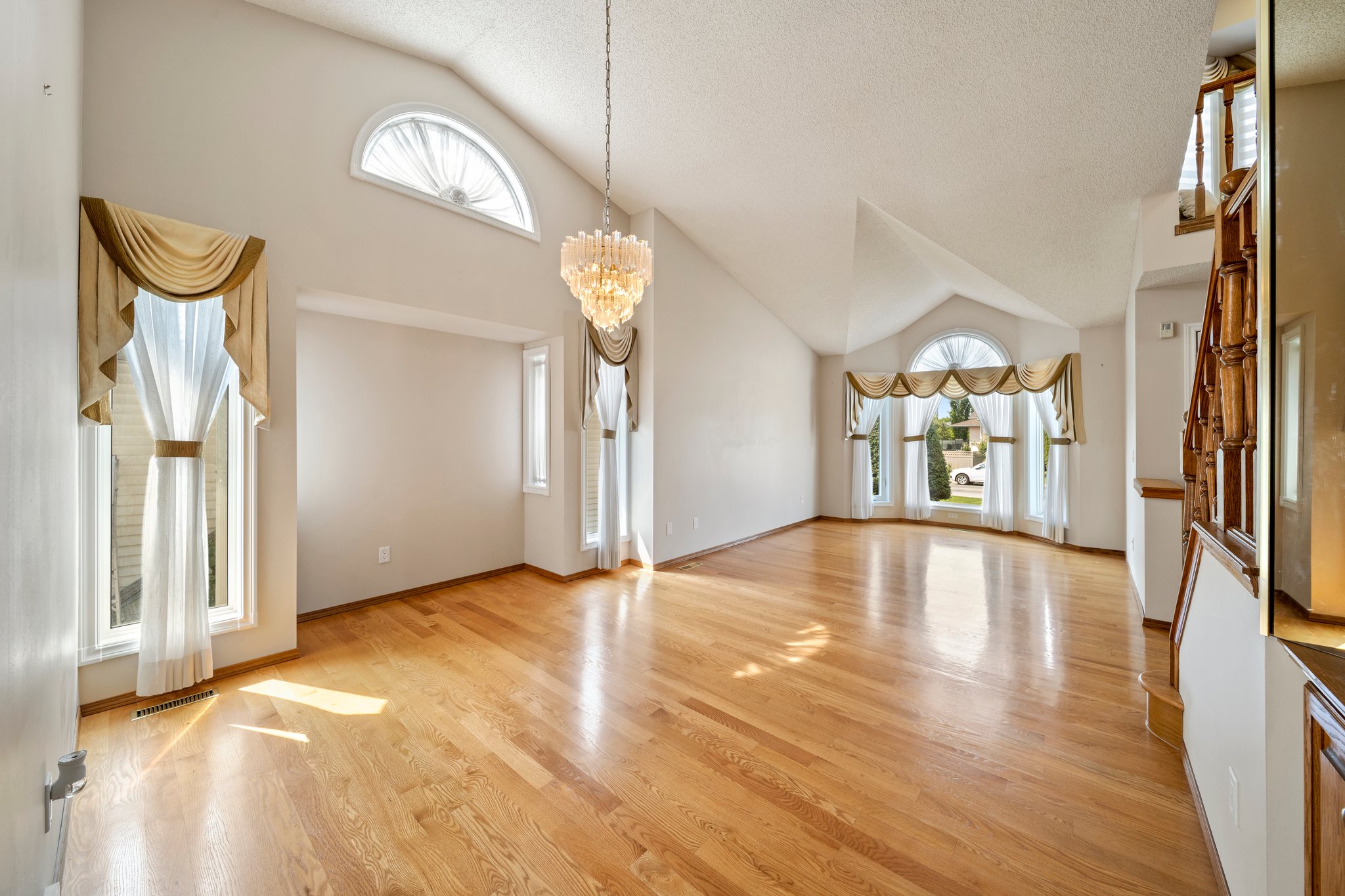327 Douglas Woods Drive Southeast, Calgary, 4 Bedrooms Bedrooms, ,3.5 BathroomsBathrooms,Houses,For Rent,327 Douglas Woods Drive Southeast,3210