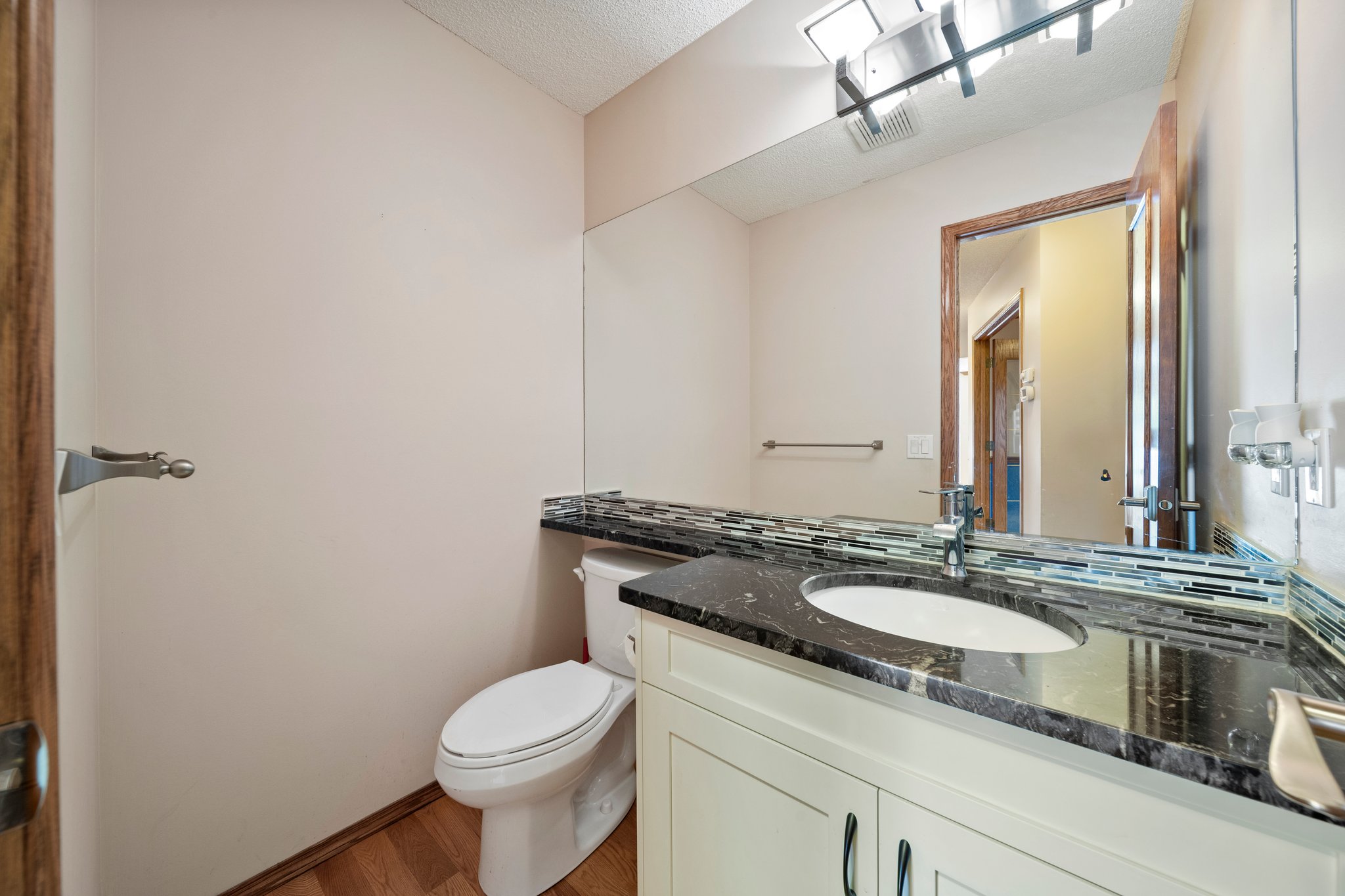 327 Douglas Woods Drive Southeast, Calgary, 4 Bedrooms Bedrooms, ,3.5 BathroomsBathrooms,Houses,For Rent,327 Douglas Woods Drive Southeast,3210