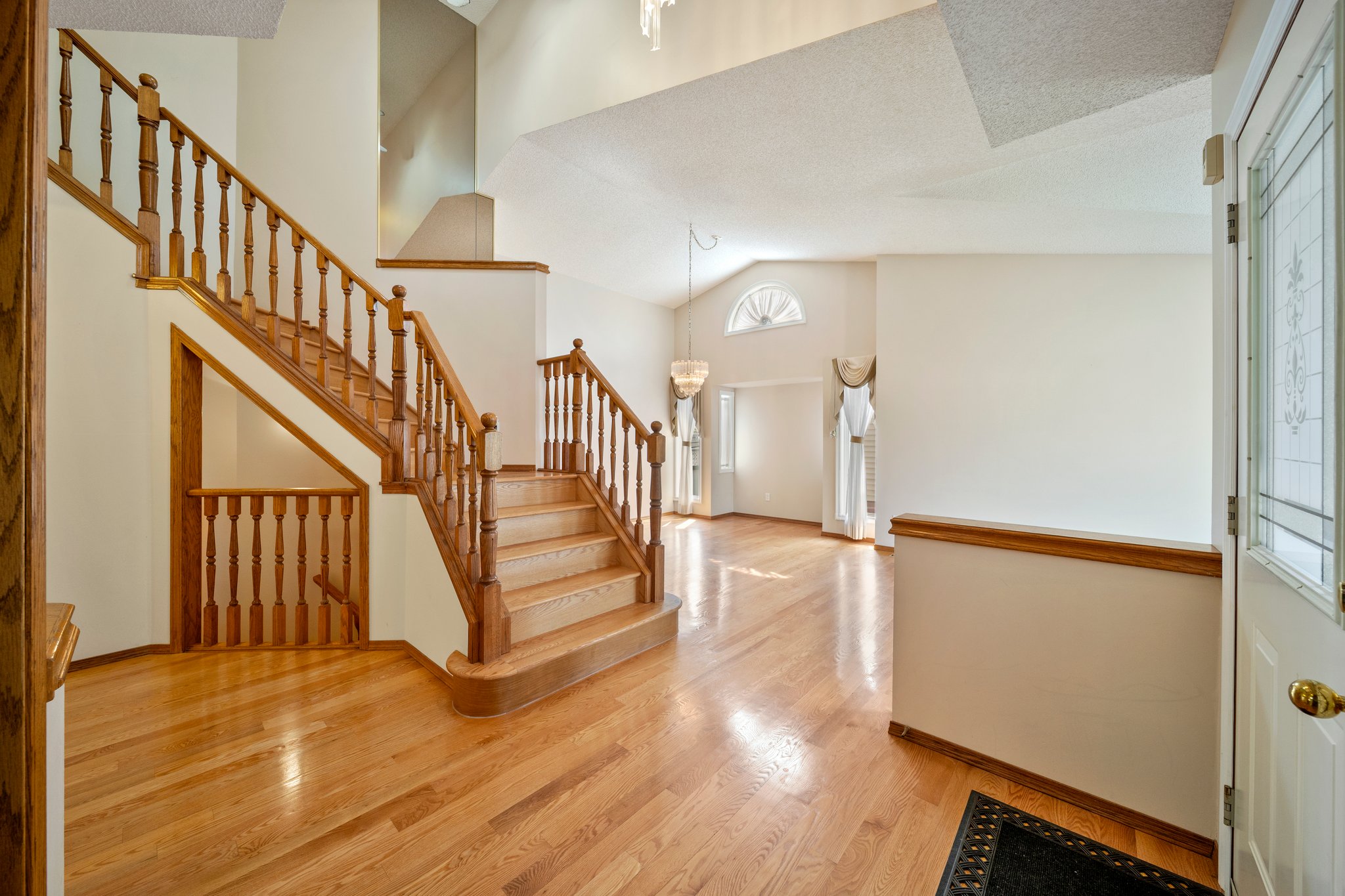 327 Douglas Woods Drive Southeast, Calgary, 4 Bedrooms Bedrooms, ,3.5 BathroomsBathrooms,Houses,For Rent,327 Douglas Woods Drive Southeast,3210