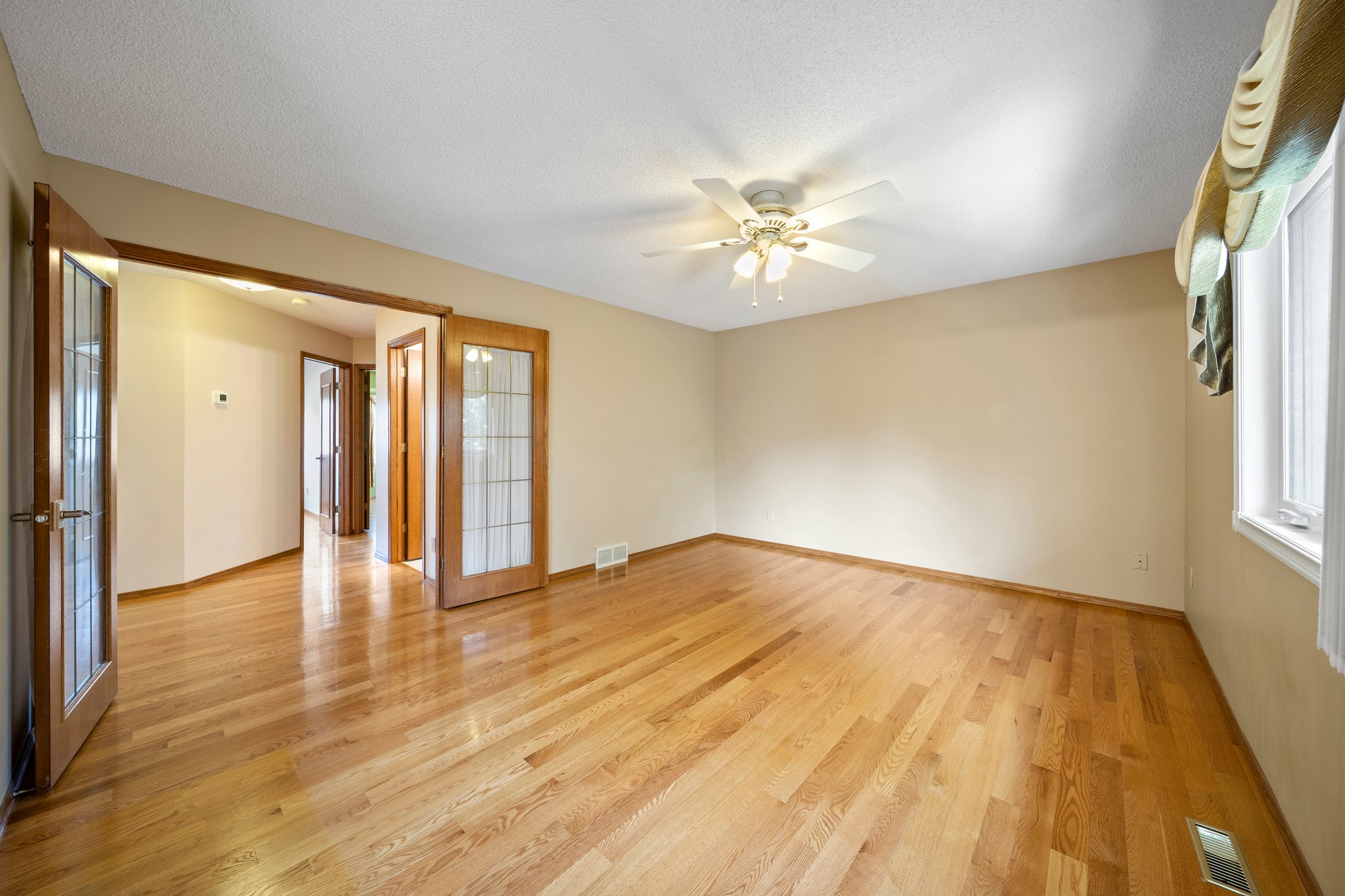 327 Douglas Woods Drive Southeast, Calgary, 4 Bedrooms Bedrooms, ,3.5 BathroomsBathrooms,Houses,For Rent,327 Douglas Woods Drive Southeast,3210