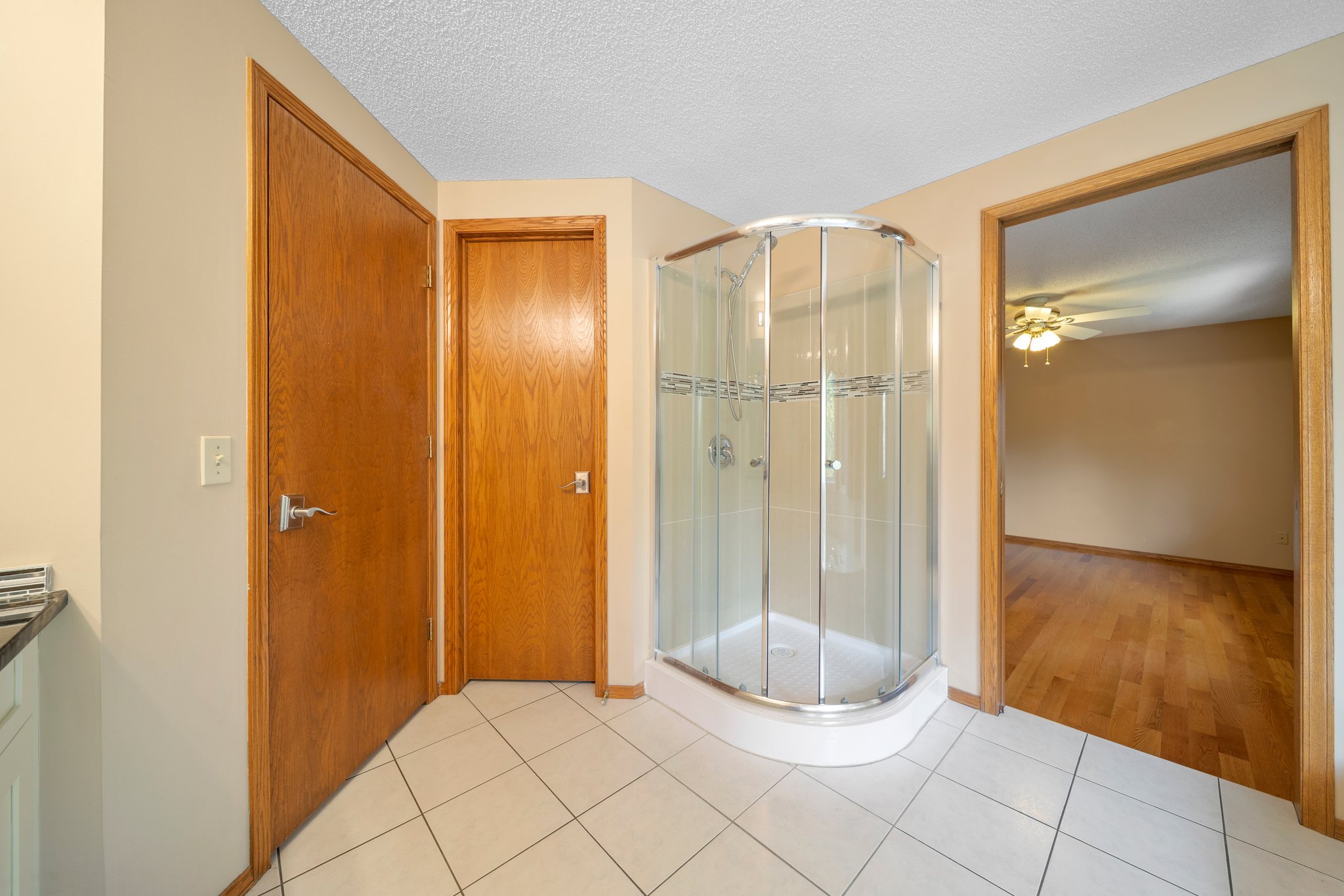 327 Douglas Woods Drive Southeast, Calgary, 4 Bedrooms Bedrooms, ,3.5 BathroomsBathrooms,Houses,For Rent,327 Douglas Woods Drive Southeast,3210