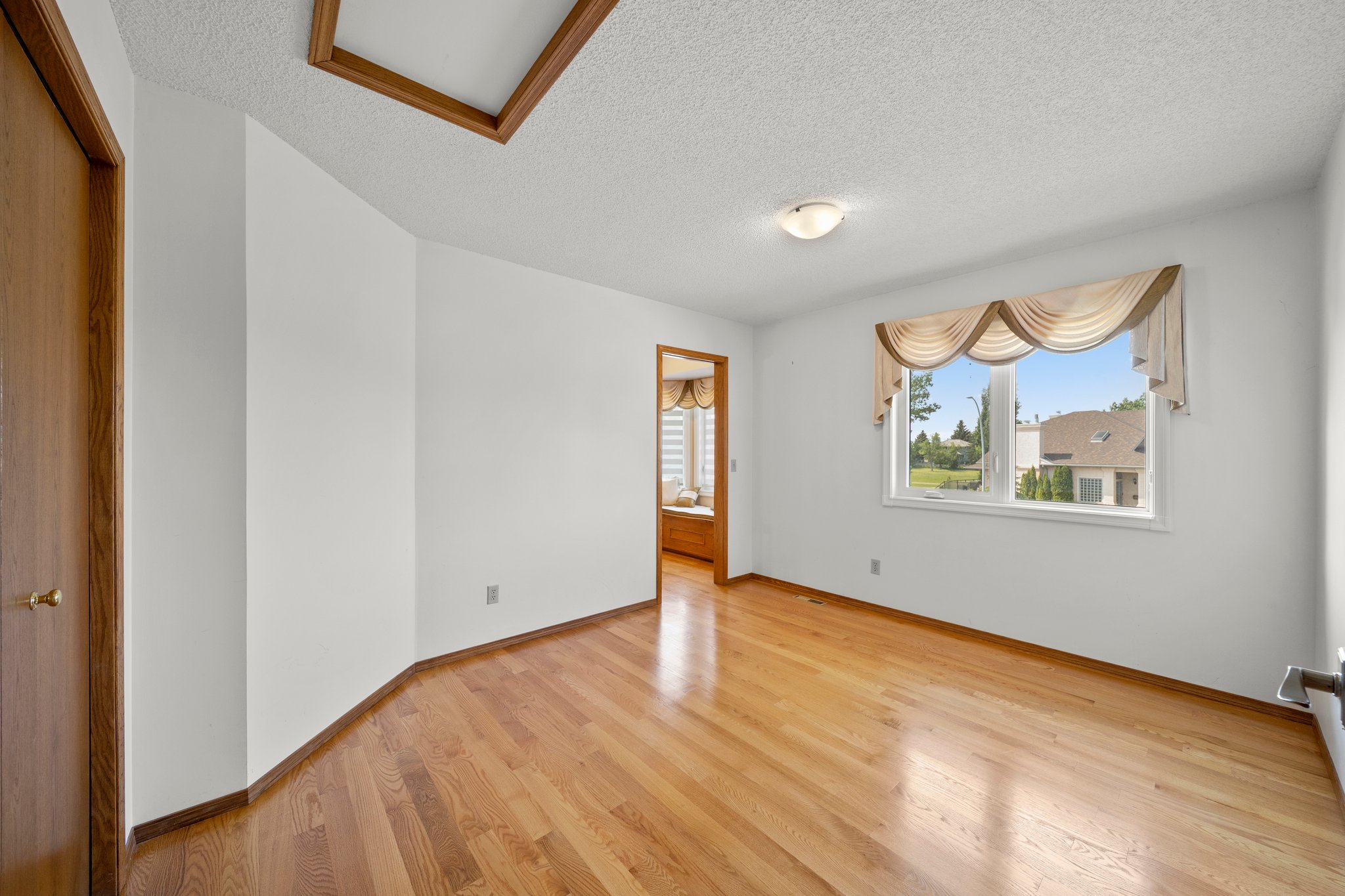 327 Douglas Woods Drive Southeast, Calgary, 4 Bedrooms Bedrooms, ,3.5 BathroomsBathrooms,Houses,For Rent,327 Douglas Woods Drive Southeast,3210