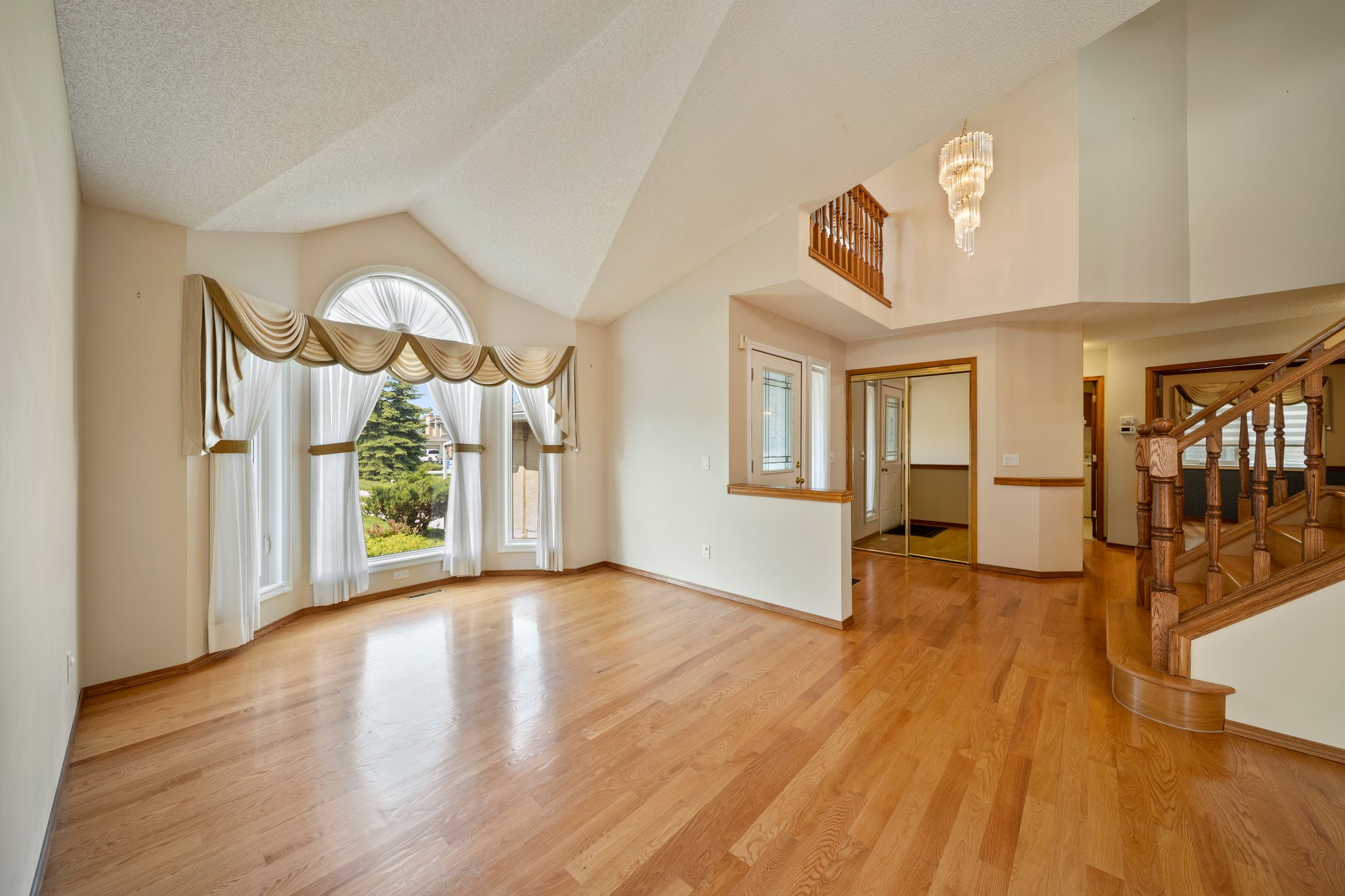 327 Douglas Woods Drive Southeast, Calgary, 4 Bedrooms Bedrooms, ,3.5 BathroomsBathrooms,Houses,For Rent,327 Douglas Woods Drive Southeast,3210