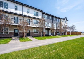 304, 135 Belmont Passage Southwest, Calgary, 3 Bedrooms Bedrooms, ,2.5 BathroomsBathrooms,Condos/Townhouses,For Rent,Briarfirld Townhomes,304, 135 Belmont Passage Southwest,3213