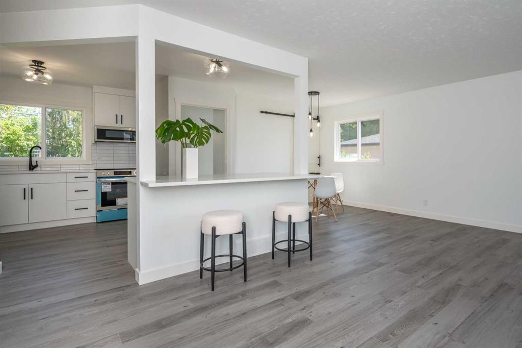 724 80 Avenue SW, Calgary, 5 Bedrooms Bedrooms, ,2 BathroomsBathrooms,Houses,For Sale,3215