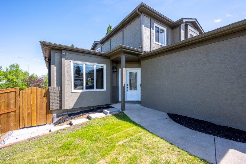 232 Strickland Bay SW, Calgary, 4 Bedrooms Bedrooms, ,3 BathroomsBathrooms,Houses,For Rent,232 Strickland Bay SW,3223