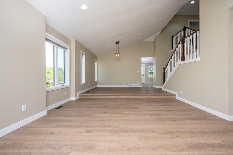 232 Strickland Bay SW, Calgary, 4 Bedrooms Bedrooms, ,3 BathroomsBathrooms,Houses,For Rent,232 Strickland Bay SW,3223