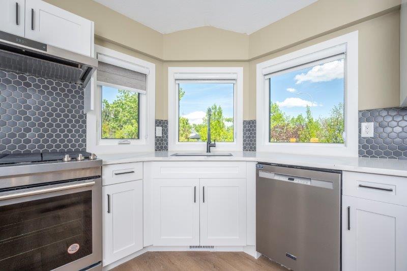 232 Strickland Bay SW, Calgary, 4 Bedrooms Bedrooms, ,3 BathroomsBathrooms,Houses,For Rent,232 Strickland Bay SW,3223