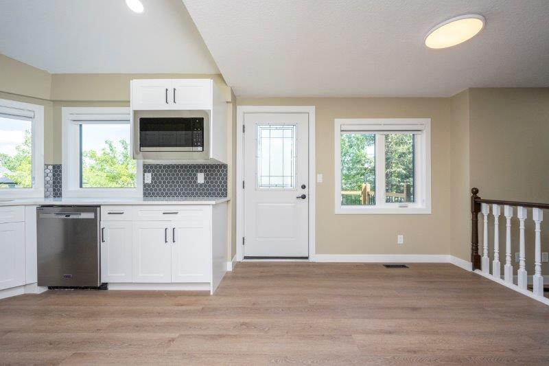 232 Strickland Bay SW, Calgary, 4 Bedrooms Bedrooms, ,3 BathroomsBathrooms,Houses,For Rent,232 Strickland Bay SW,3223