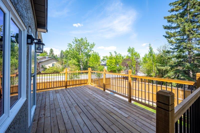 232 Strickland Bay SW, Calgary, 4 Bedrooms Bedrooms, ,3 BathroomsBathrooms,Houses,For Rent,232 Strickland Bay SW,3223