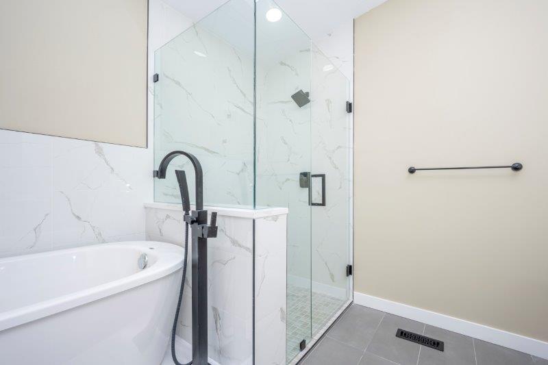 232 Strickland Bay SW, Calgary, 4 Bedrooms Bedrooms, ,3 BathroomsBathrooms,Houses,For Rent,232 Strickland Bay SW,3223