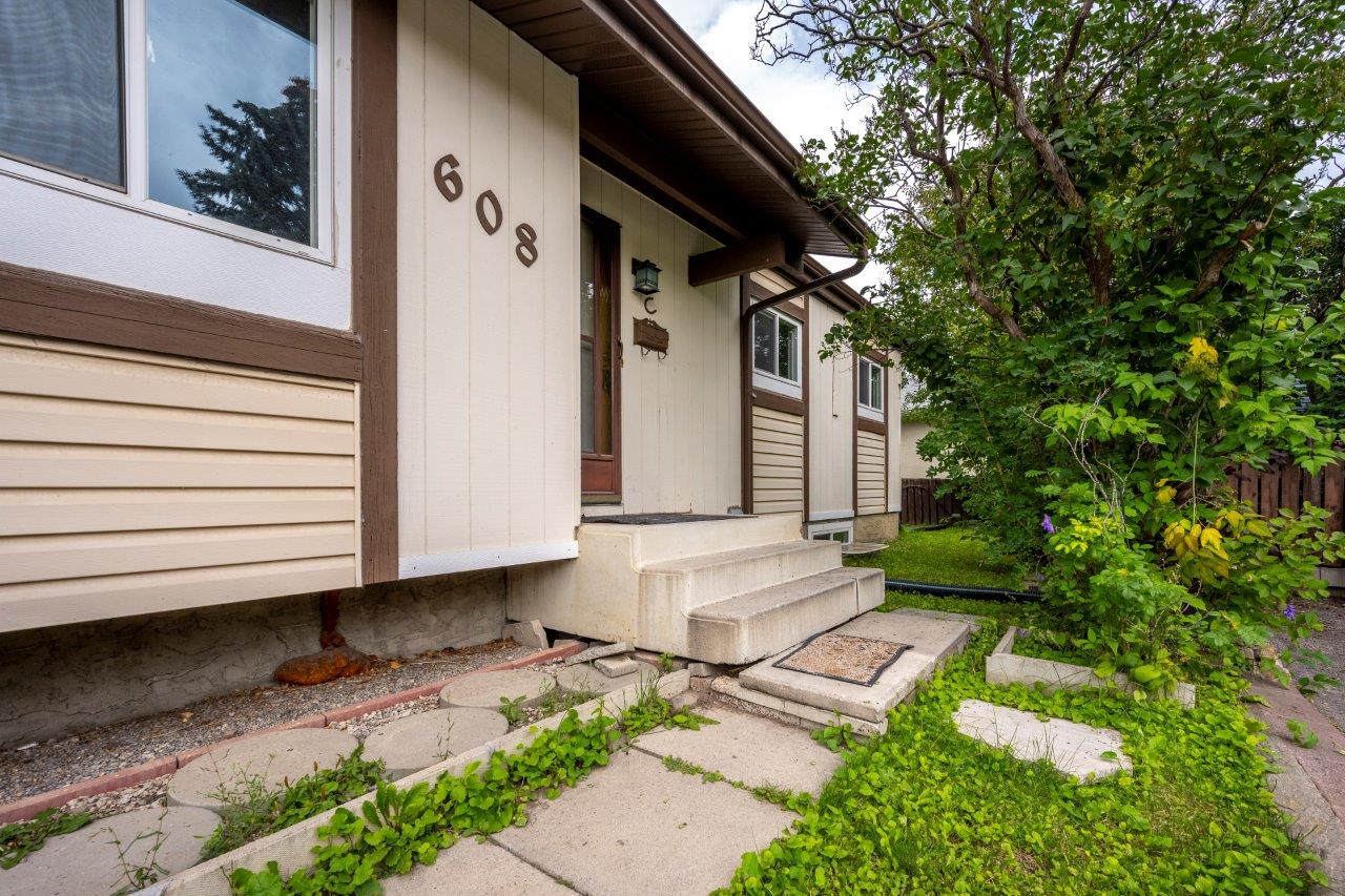 608R Olympia Drive SE, Calgary, 2 Bedrooms Bedrooms, 0 ,1 BathroomBathrooms,Houses,For Rent,0,3226