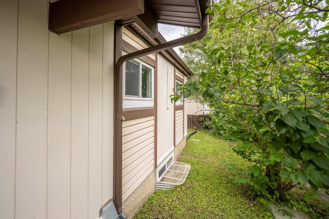608R Olympia Drive SE, Calgary, 2 Bedrooms Bedrooms, 0 ,1 BathroomBathrooms,Houses,For Rent,0,3226