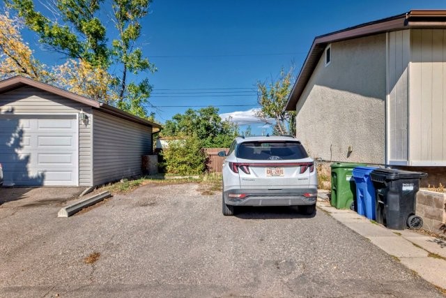 608R Olympia Drive SE, Calgary, 2 Bedrooms Bedrooms, 0 ,1 BathroomBathrooms,Houses,For Rent,0,3226