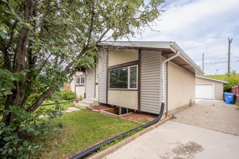 718R Olympia Drive SE, Calgary, 2 Bedrooms Bedrooms, 0 ,1 BathroomBathrooms,Houses,For Rent,0,3228