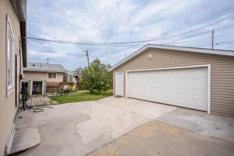 718R Olympia Drive SE, Calgary, 2 Bedrooms Bedrooms, 0 ,1 BathroomBathrooms,Houses,For Rent,0,3228