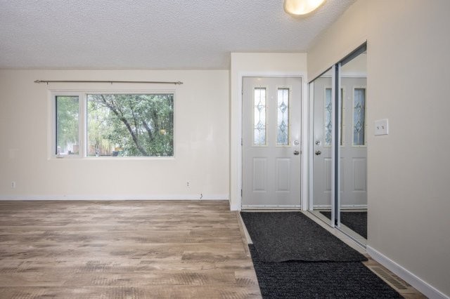 718 Olympia Drive SE, Calgay, 3 Bedrooms Bedrooms, 0 ,1 BathroomBathrooms,Houses,For Rent,0,3229