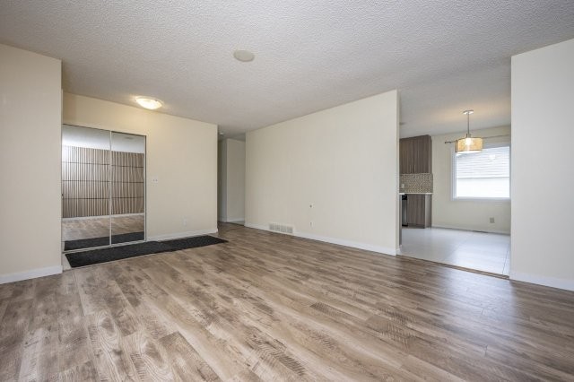718 Olympia Drive SE, Calgay, 3 Bedrooms Bedrooms, 0 ,1 BathroomBathrooms,Houses,For Rent,0,3229