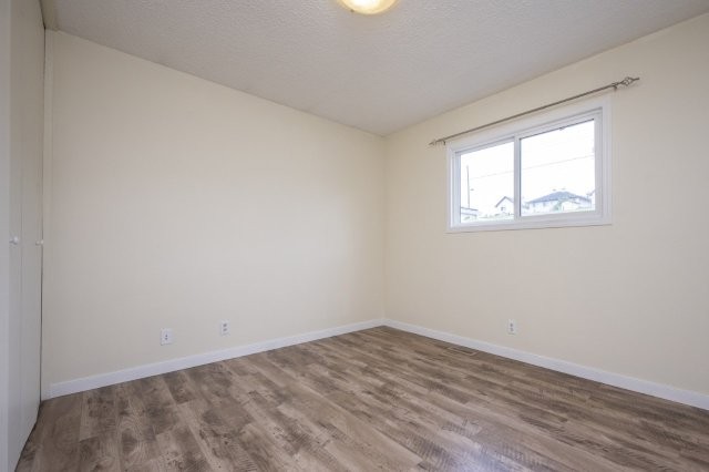 718 Olympia Drive SE, Calgay, 3 Bedrooms Bedrooms, 0 ,1 BathroomBathrooms,Houses,For Rent,0,3229