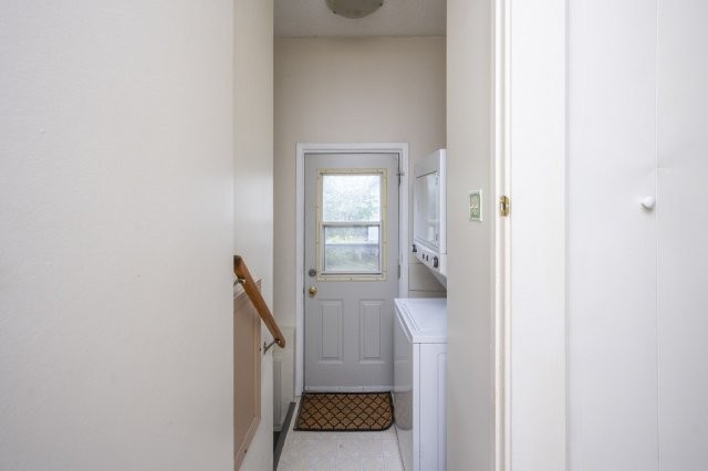 718 Olympia Drive SE, Calgay, 3 Bedrooms Bedrooms, 0 ,1 BathroomBathrooms,Houses,For Rent,0,3229