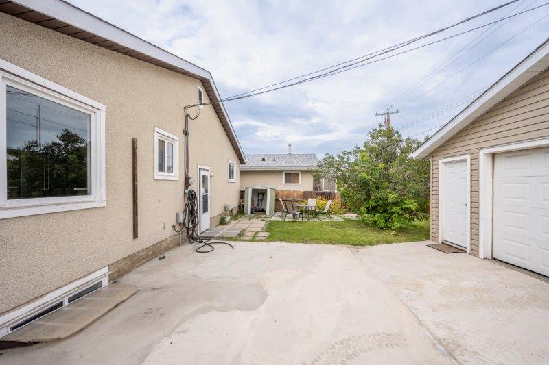 718 Olympia Drive SE, Calgay, 3 Bedrooms Bedrooms, 0 ,1 BathroomBathrooms,Houses,For Rent,0,3229