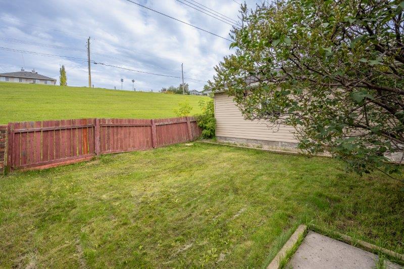 718 Olympia Drive SE, Calgay, 3 Bedrooms Bedrooms, 0 ,1 BathroomBathrooms,Houses,For Rent,0,3229