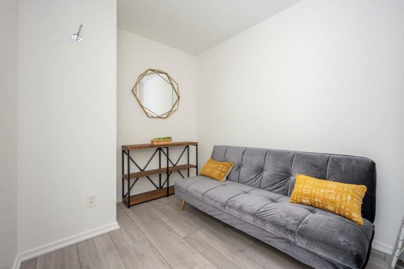 1910, 615 6 Avenue SE, Calgary, 1.5 Bedrooms Bedrooms, 0 ,1 BathroomBathrooms,Condos/Townhouses,Rented,Verve,1910, 615 6 Avenue SE,0,3233
