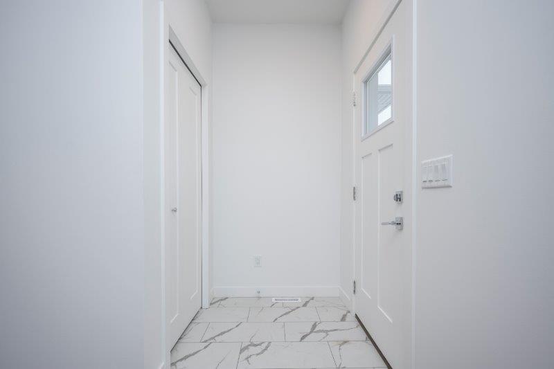 1020 West Lakeview Drive, Chestermere, 4 Bedrooms Bedrooms, 0 ,3 BathroomsBathrooms,Condos/Townhouses,For Sale,0,3243