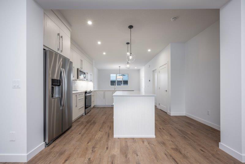 1020 West Lakeview Drive, Chestermere, 4 Bedrooms Bedrooms, 0 ,3 BathroomsBathrooms,Condos/Townhouses,For Sale,0,3243