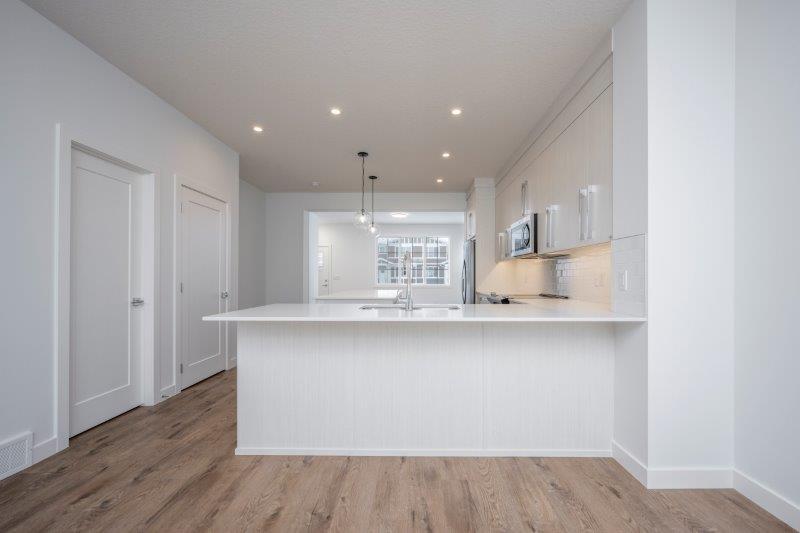 1020 West Lakeview Drive, Chestermere, 4 Bedrooms Bedrooms, 0 ,3 BathroomsBathrooms,Condos/Townhouses,For Sale,0,3243