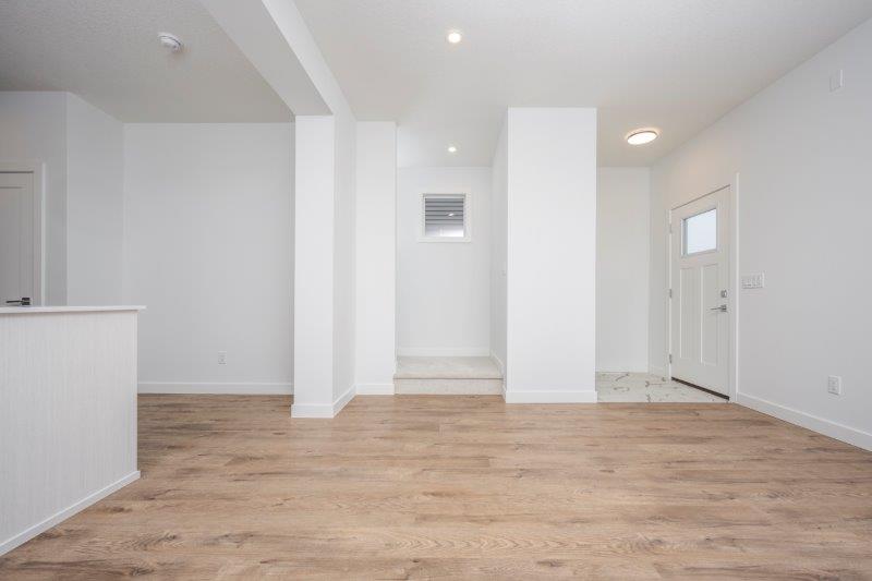 1020 West Lakeview Drive, Chestermere, 4 Bedrooms Bedrooms, 0 ,3 BathroomsBathrooms,Condos/Townhouses,For Sale,0,3243