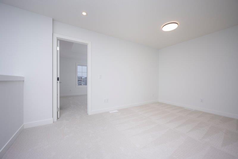 1020 West Lakeview Drive, Chestermere, 4 Bedrooms Bedrooms, 0 ,3 BathroomsBathrooms,Condos/Townhouses,For Sale,0,3243