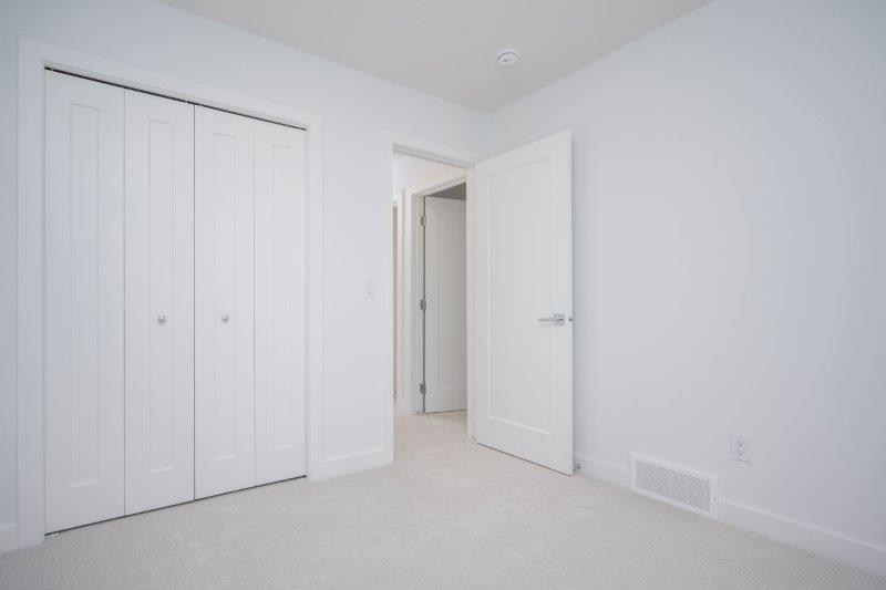 1020 West Lakeview Drive, Chestermere, 4 Bedrooms Bedrooms, 0 ,3 BathroomsBathrooms,Condos/Townhouses,For Sale,0,3243