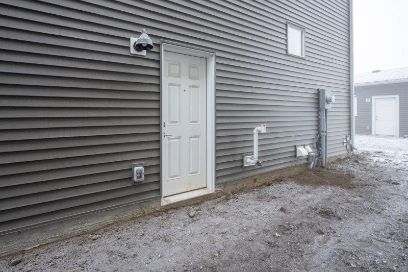 1020 West Lakeview Drive, Chestermere, 4 Bedrooms Bedrooms, 0 ,3 BathroomsBathrooms,Condos/Townhouses,For Sale,0,3243