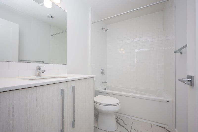 1020 West Lakeview Drive, Chestermere, 4 Bedrooms Bedrooms, 0 ,3 BathroomsBathrooms,Condos/Townhouses,For Sale,0,3243